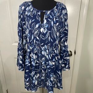 Floral&Ivy Elegant Blue and White Floral Tunic Top Size 1X CB-20